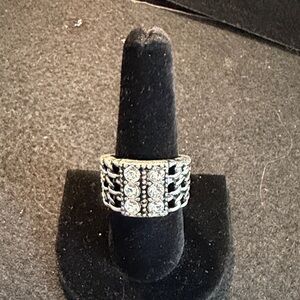 Dazzling Silver Tone Women’s Ring